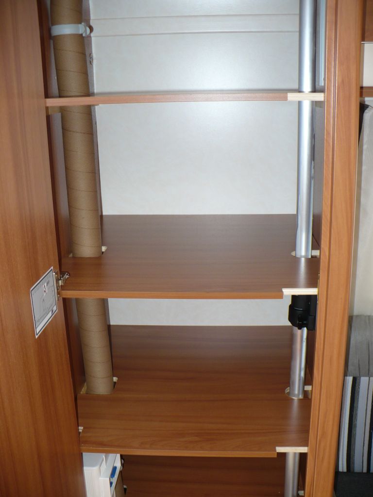 Gyári bútorlapból